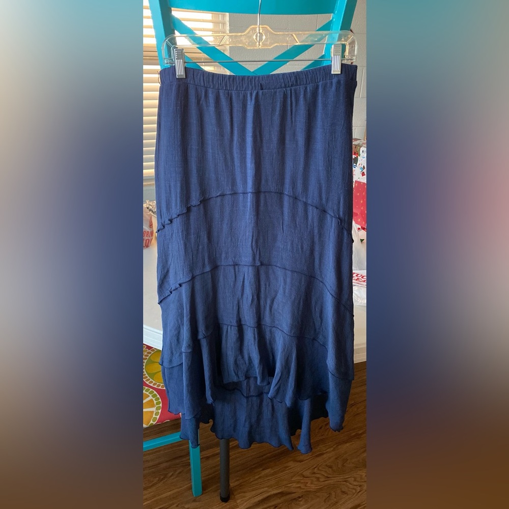 A. Byer navy ruffled skirt. Size medium